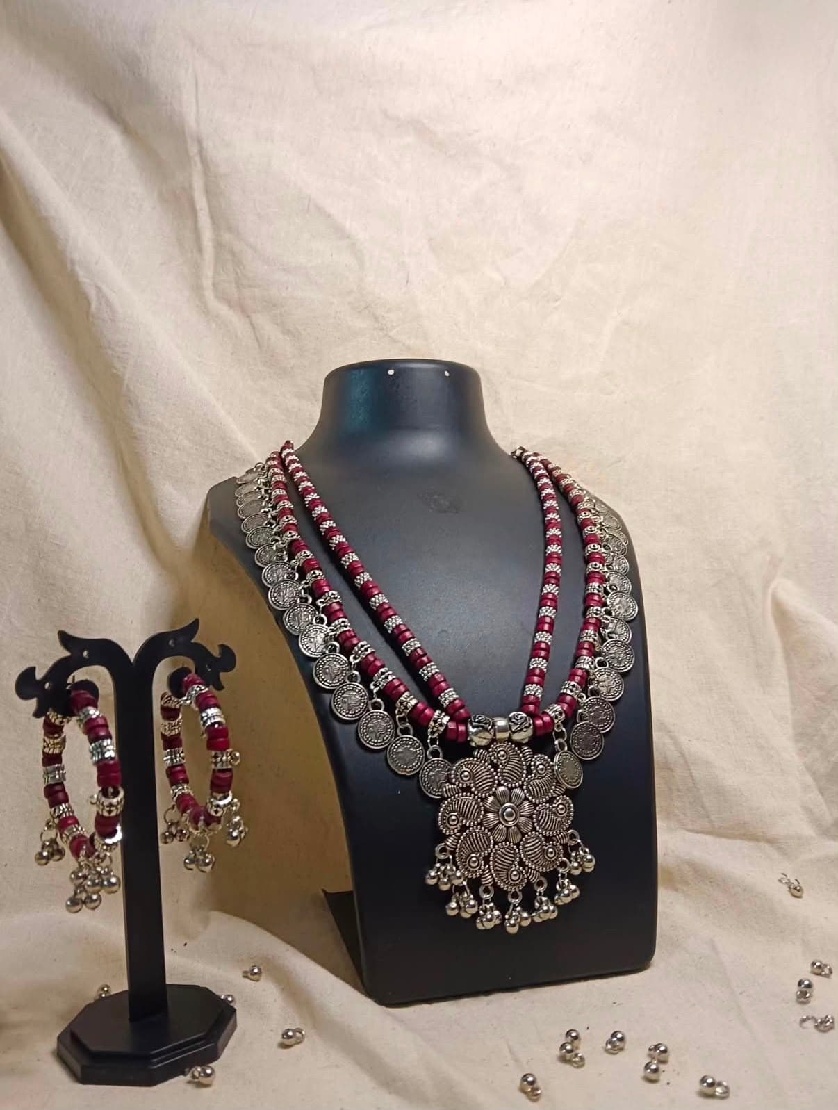 Noorani layered necklace