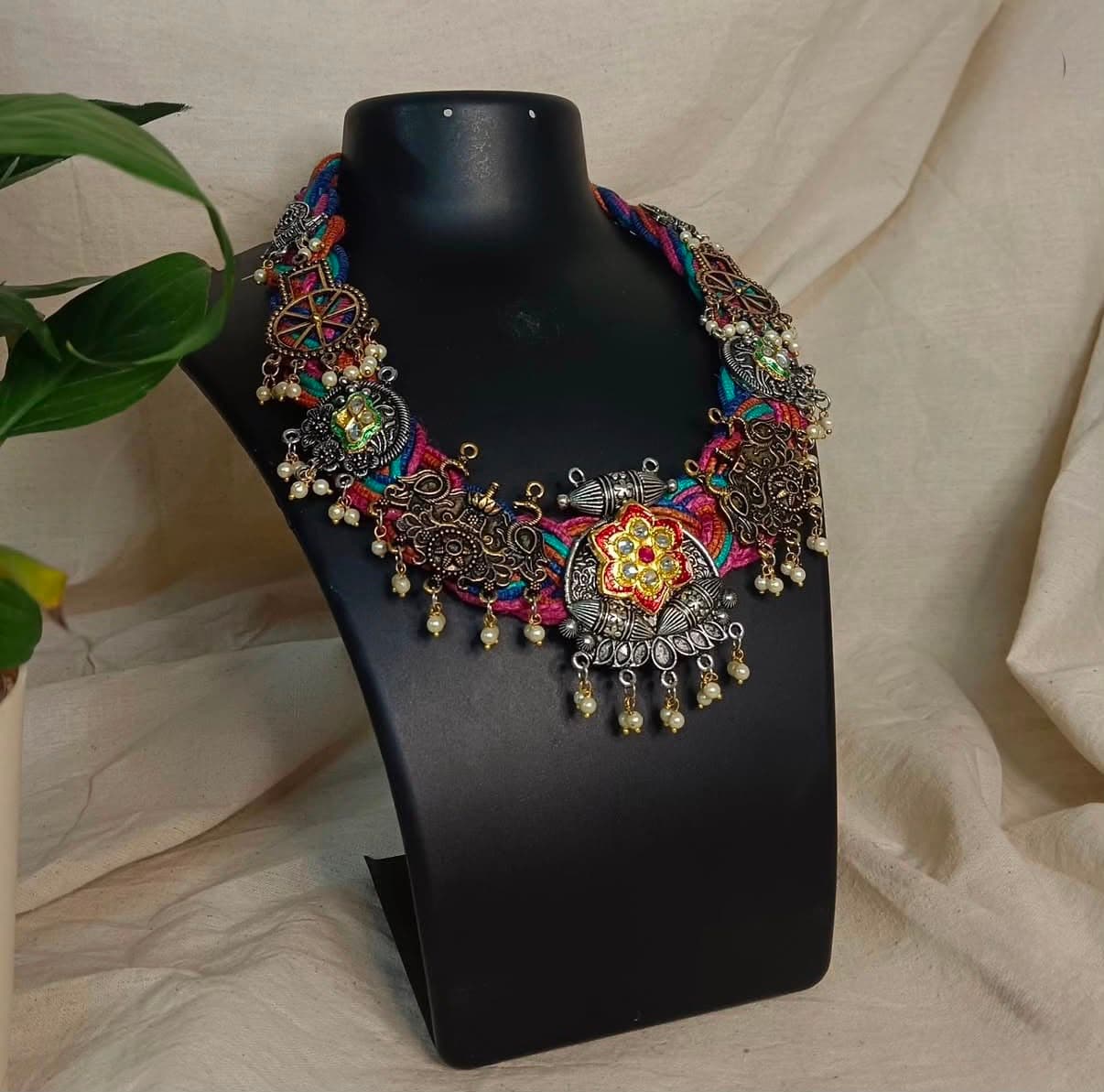 Riwayaat multicolor necklace