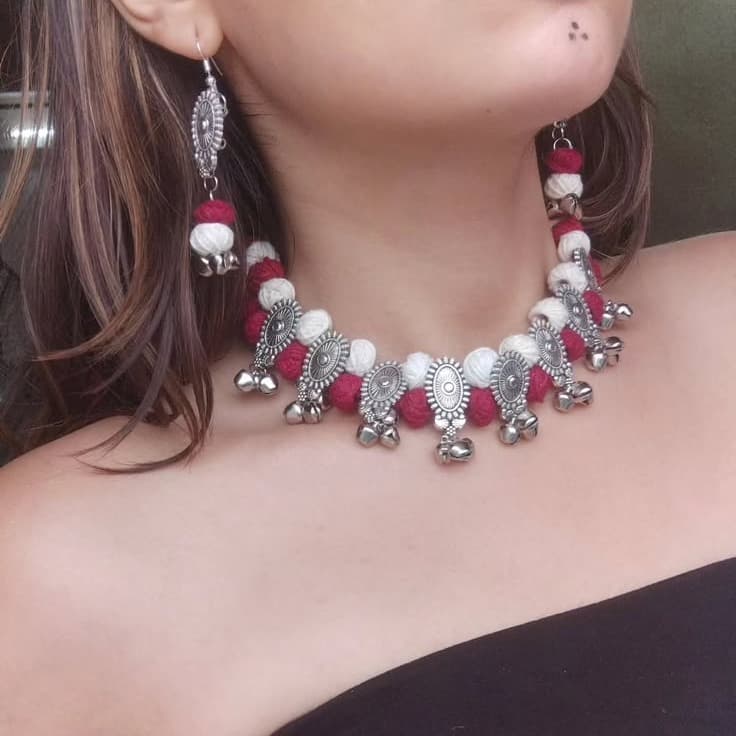 Thread balls oxidised choker view 2