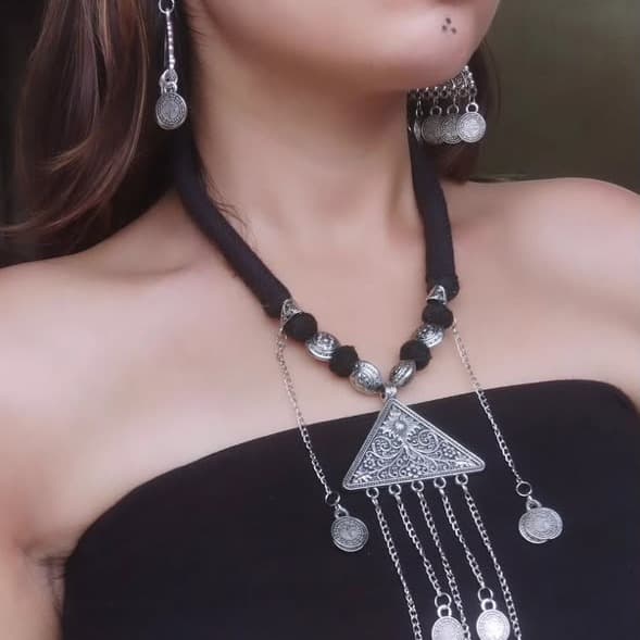 Oxidised long necklace view 2