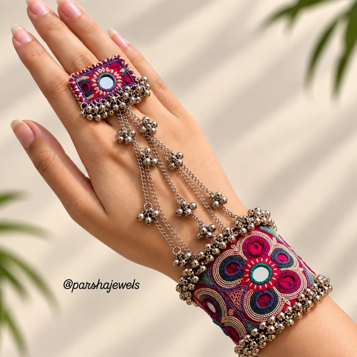 Kutchi hath phool
